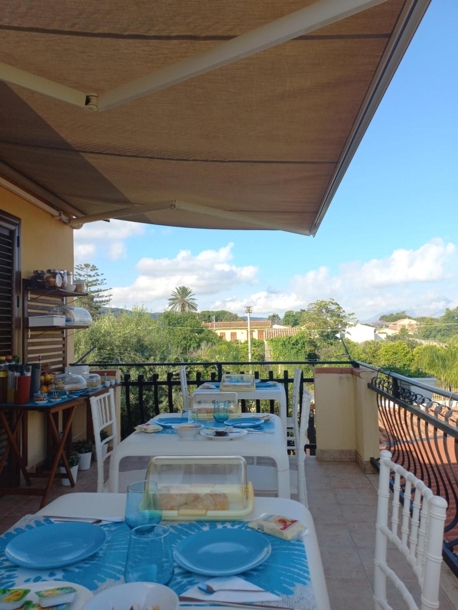 Sunrise Bed & Breakfast Lascari Bagian luar foto