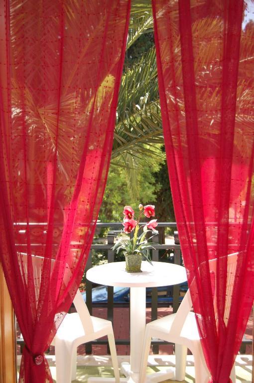 Sunrise Bed & Breakfast Lascari Ruang foto